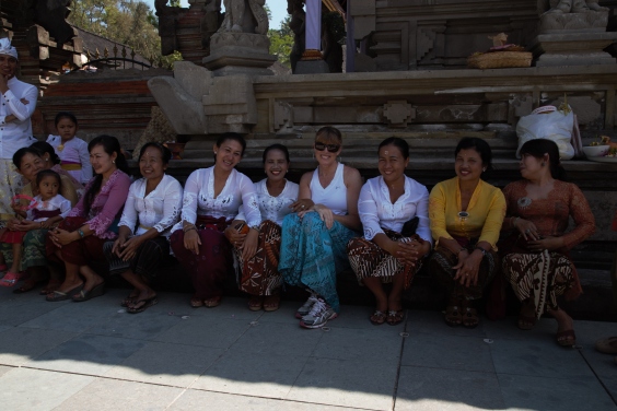Meeting and mingling at the temple, Ubud, Bali